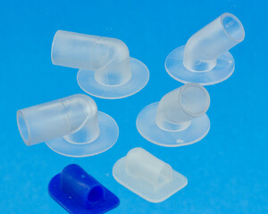 Raccord de tube coudé en plastique pour  soudage Haute Frèquence (HF)
