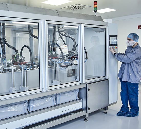Carmo ISO Class 8 cleanroom: assembly and packing under controlled conditions